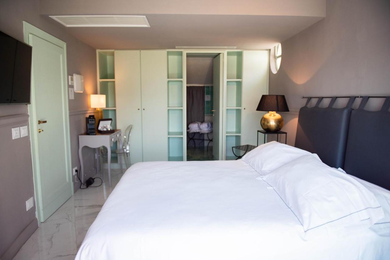 La Librata Boutique Hotel Террачина Экстерьер фото